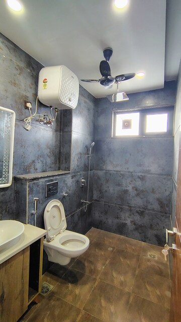 Bathroom in 4 BHK Builder Floor at AEZ Aloha, Sector 57 – for Rent