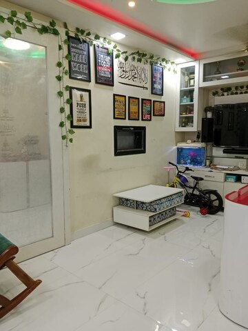 Room in 2 BHK Apartment at Seawoods – for Sale