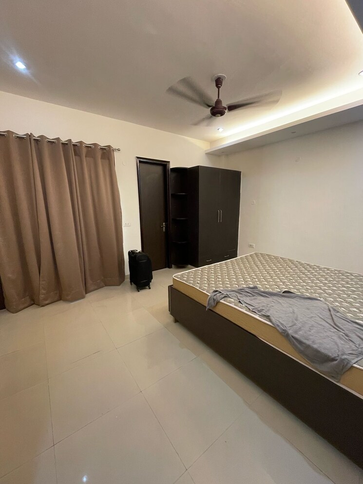 Bedroom, central-park-flower-valley-aqua-front-towers 3 Bedroom 2130 Sq.Ft. Apartment In Sohna Sector 33 Gurgaon 8208510