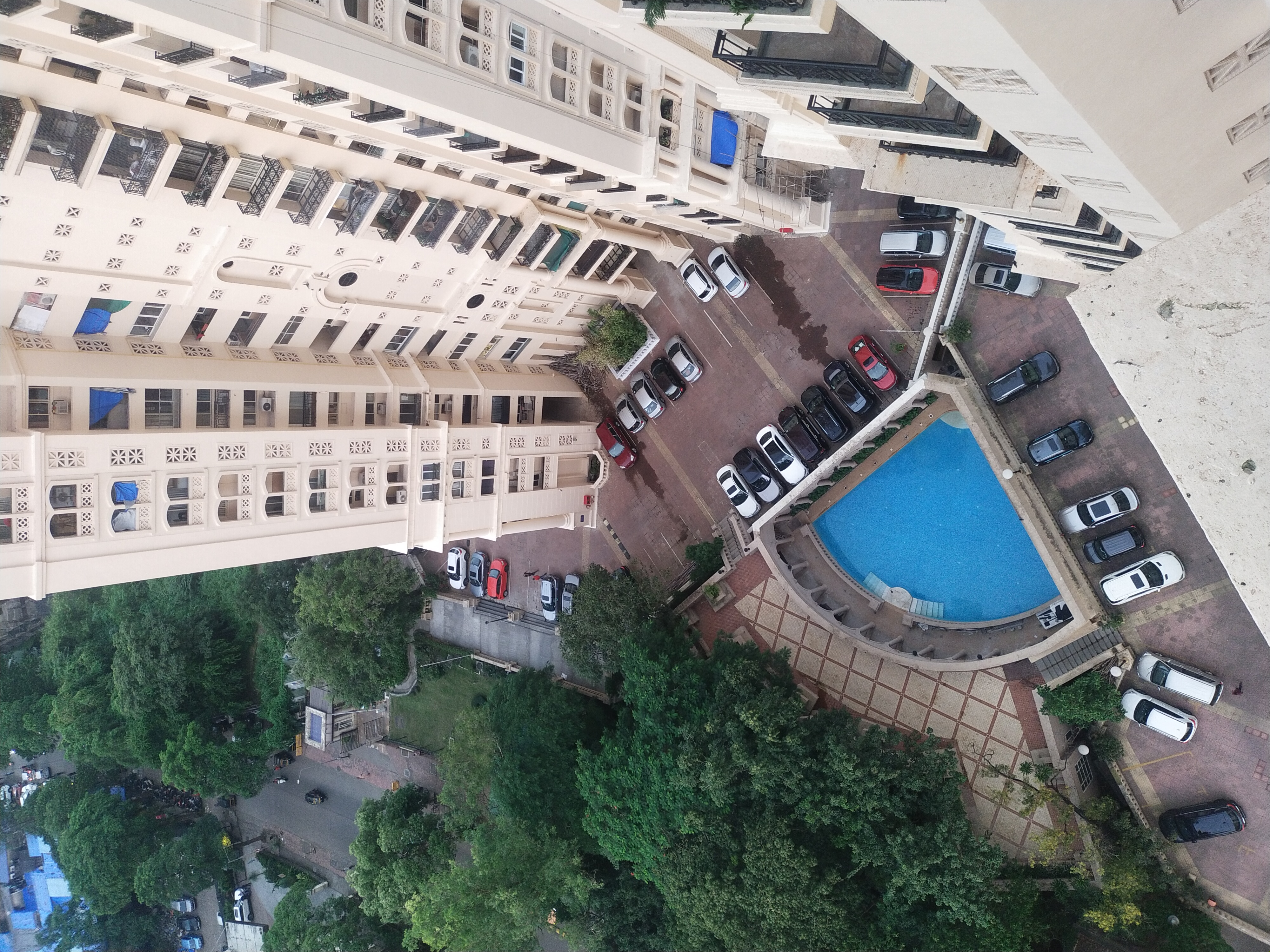 4 BHK + Servant Room,Extra Room Apartment For Sale in Hiranandani Garden Ambrossia