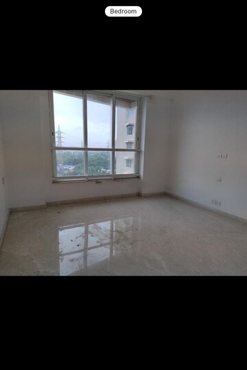 Room in 3 BHK Apartment at Kalpataru Radiance, Goregaon West – for Rent
