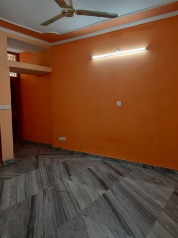 Room in 2 BHK Apartment at Sarita Vihar – for Rent