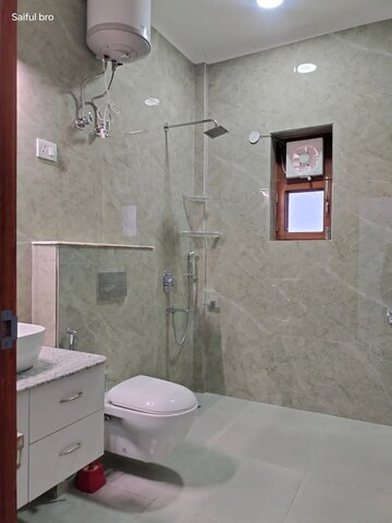 Bathroom in 2 BHK Builder Floor at Sector 43 – for Rent