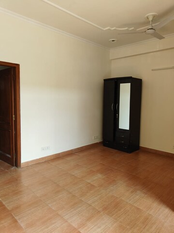 Room in 2 BHK Builder Floor at Ardee City, Sector 52 – for Rent