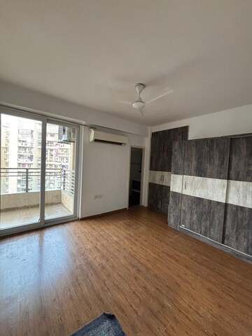 Room in 2 BHK Apartment at Tulip Violet, Sector 69 – for Rent