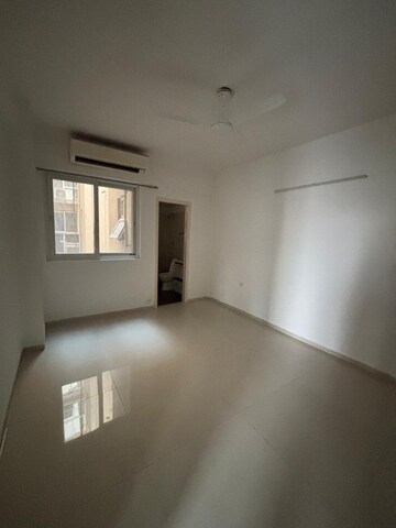 Room in 2 BHK Apartment at Tulip Violet, Sector 69 – for Rent