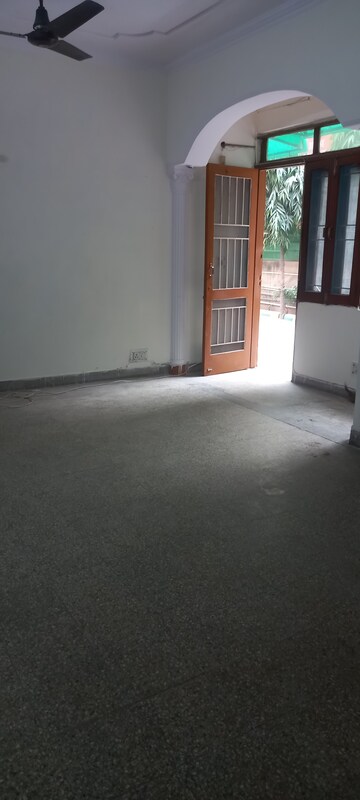 Living Room in 2 BHK Apartment at Ip Extension – for Rent