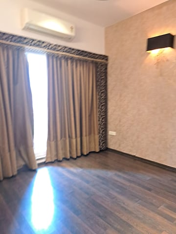Room in 2 BHK Apartment at Paradise Sai World Empire, Kharghar – for Rent