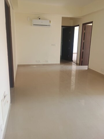 Room in 3 BHK Apartment at Pareena Coban Residences, Sector 99a – for Rent