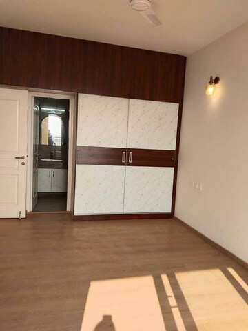 Room in 4 BHK Apartment at ATS Triumph, Sector 104 – for Rent