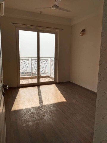 Room in 4 BHK Apartment at ATS Triumph, Sector 104 – for Rent