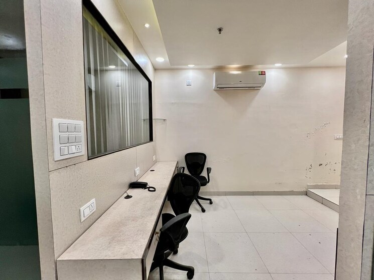 Team Area, hoshangabad road Commercial Office Space 1000 Sq.Ft. In Hoshangabad Road Bhopal 8208753