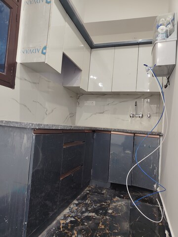 Team Area in 2 BHK Builder Floor at Sector 72 – for Rent