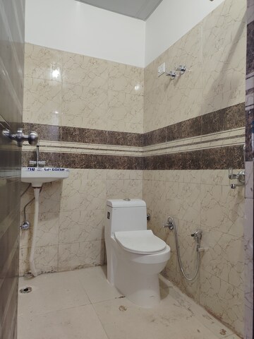 Bathroom in 2 BHK Builder Floor at Sector 72 – for Rent