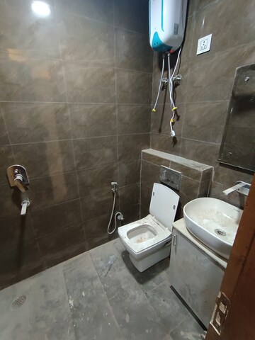 Bathroom in 4 BHK Apartment at Indiabulls Centrum Park, Sector 103 – for Sale