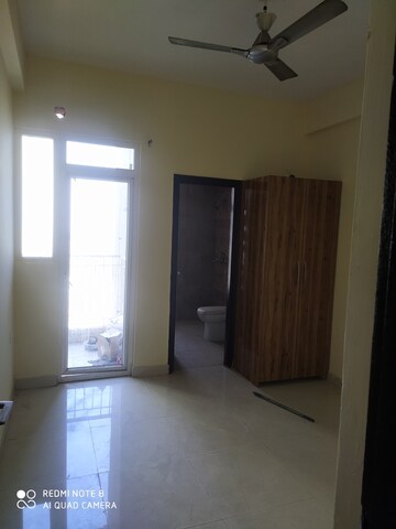 Room in 3 BHK Apartment at Prateek Grand City, Siddharth Vihar – for Sale