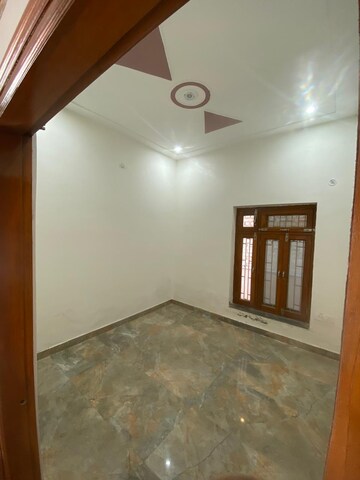 Room in 4 BHK Independent House at Ansal Sushant Golf city, Sushant Golf City – for Rent