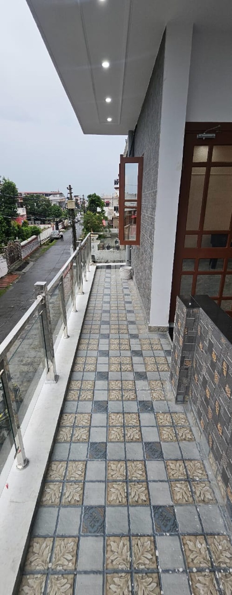 Balcony, niranjanpur 6 Bedroom 137 Sq.Yd. Builder Floor In Niranjanpur Dehradun 8208842