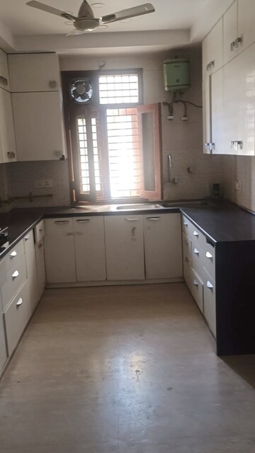 Kitchen in 3 BHK Builder Floor at New Rajinder Nagar – for Rent