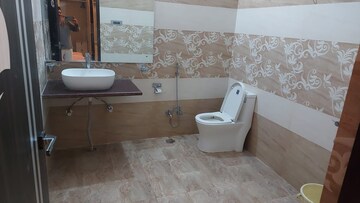 Bathroom in 2 BHK Builder Floor at DLF Vibhuti Khand, Gomti Nagar – for Rent