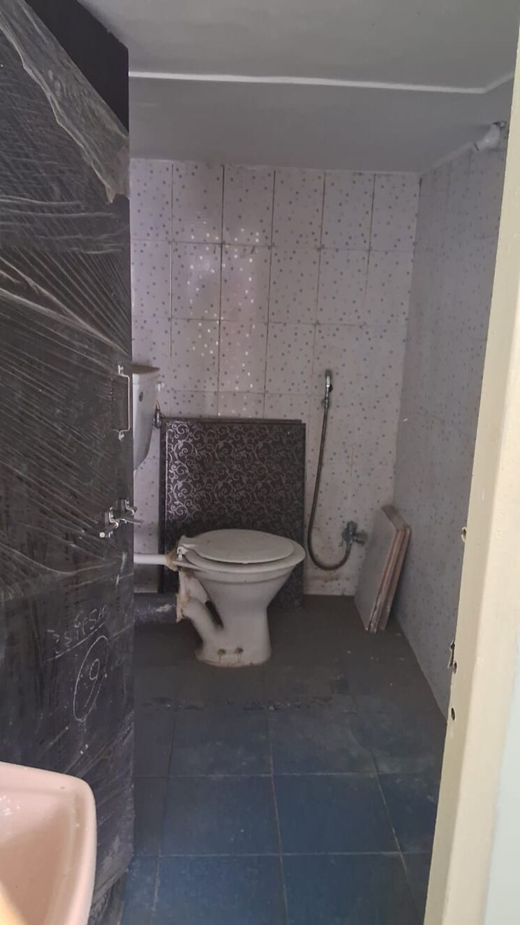 Bathroom, mitra-mandal 4 Bedroom 1368 Sq.Ft. Apartment In Parvati Paytha Pune 8208897