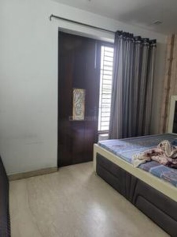 Bedroom in 2 BHK Builder Floor at DLF Vibhuti Khand, Gomti Nagar – for Rent