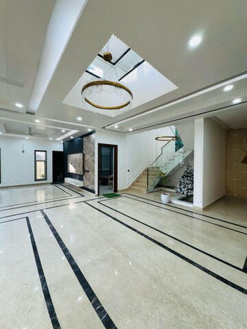 Parking in 4 BHK Independent House at Saket – for Sale