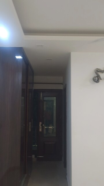 Furnished Amenities in 3 BHK Builder Floor at New Rajinder Nagar – for Rent