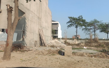 Plot For Sale in Sector 18