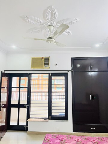 Room in 2 BHK Builder Floor at Sector 47 – for Rent