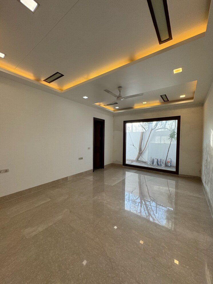 Room, saket 4 Bedroom 800 Sq.Yd. Independent House In Saket Delhi 8208966