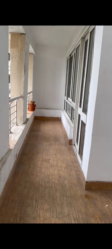 Building Lobby in 4 BHK Apartment at Jaypee Kalypso Court, Sector 128 – for Rent
