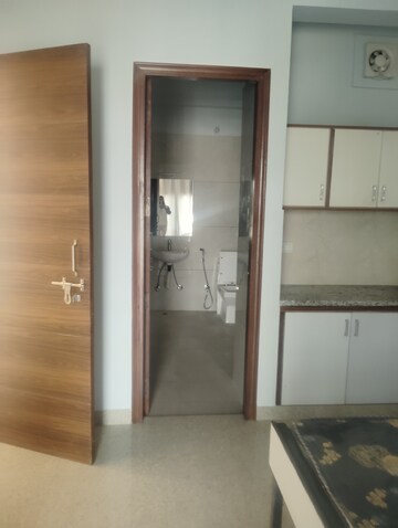 Room in Studio Independent House at Sector 45 – for Rent