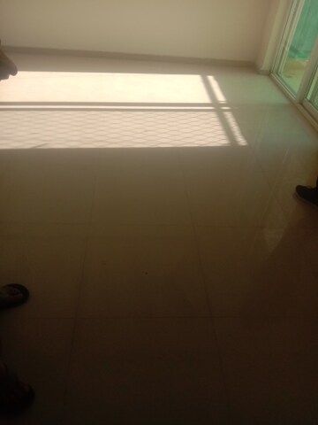 Room in 2 BHK Apartment at Mahagun Mywoods, Sector 16c Greater Noida – for Rent