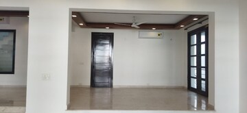 Building Lobby in 5 BHK Villa at Vipul Tatvam Villas, Sector 48 – for Rent