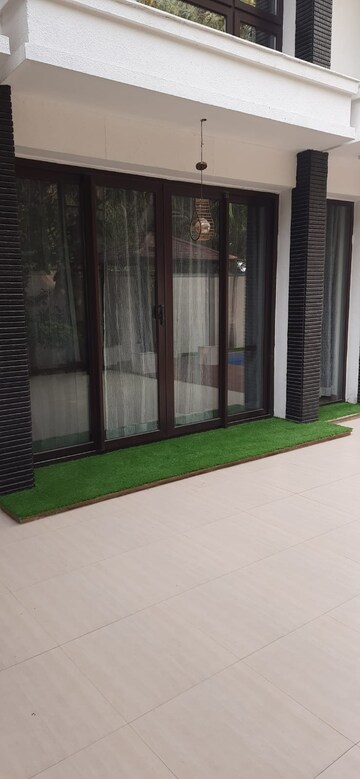Building Lobby in 5 BHK Villa at Vipul Tatvam Villas, Sector 48 – for Rent