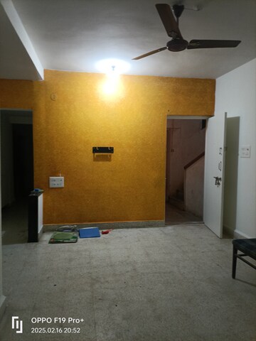 Room in 2 BHK Apartment at Karve Nagar – for Rent
