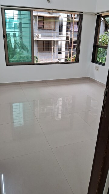 Room in 3 BHK Apartment at DLH Swapnadeep, Andheri West – for Rent
