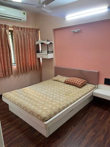 Bedroom in 2 BHK Apartment at Sai Baba Complex Goregaon, Goregaon East – for Rent