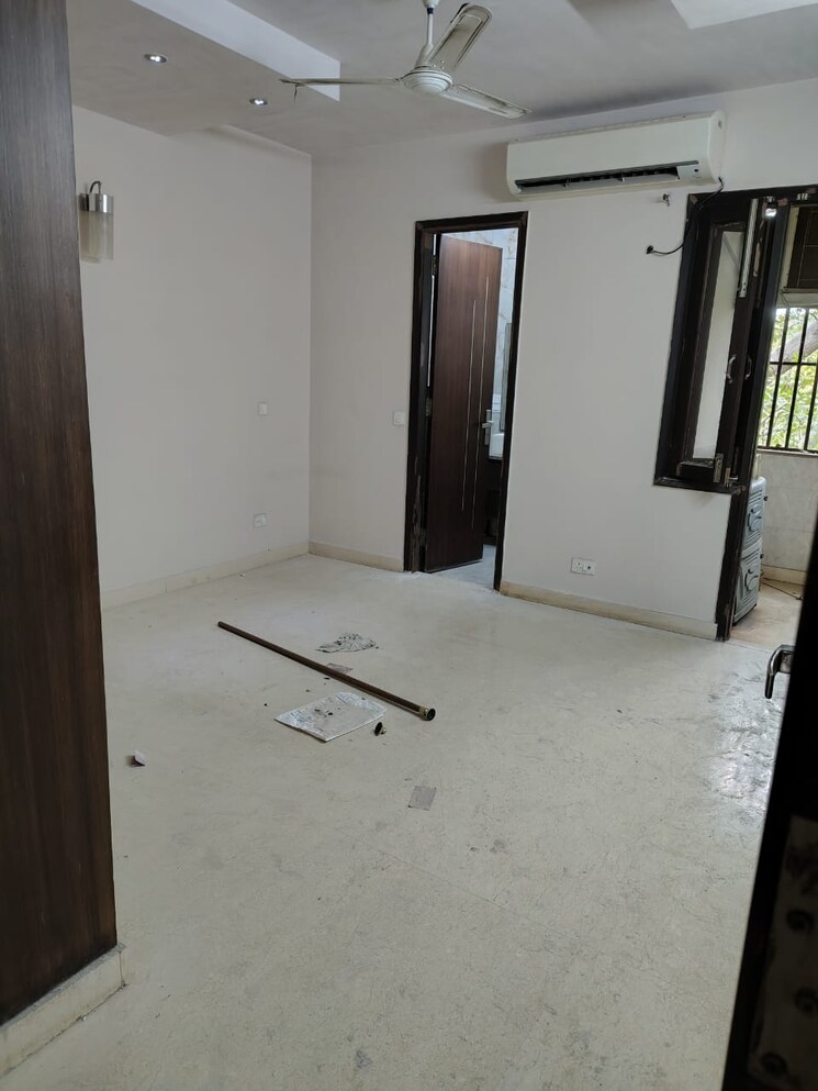 Room, greater kailash ii 3 Bedroom 1800 Sq.Ft. Builder Floor In Greater Kailash ii Delhi 8209068