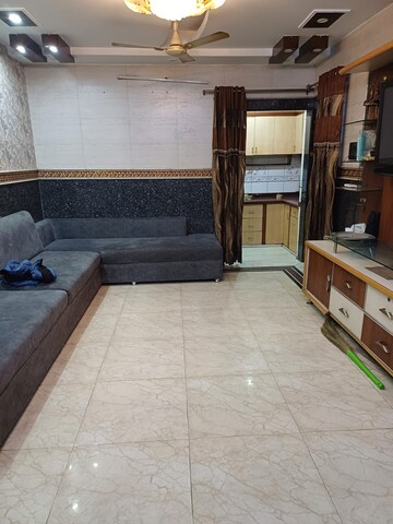 Living Room in 2.5 BHK Apartment at Paschim Vihar – for Rent
