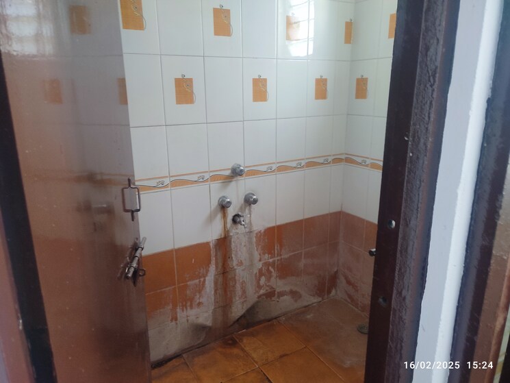 Bathroom, narendra nagar 2 Bedroom 700 Sq.Ft. Apartment In Narendra Nagar Nagpur 8209082