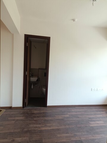 Room in 2.5 BHK Apartment at Piramal Vaikunth, Balkum Pada – for Sale