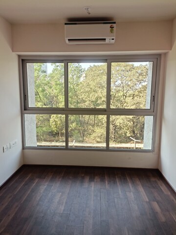 Room in 2.5 BHK Apartment at Piramal Vaikunth, Balkum Pada – for Sale