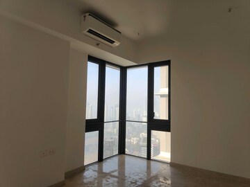 Room in 3 BHK Apartment at Lodha The Park, Worli – for Sale