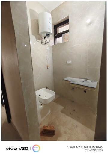 Bathroom in 2 BHK Independent House at Gomti Nagar – for Rent