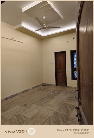 Room in 2.5 BHK Independent House at Gomti Nagar – for Rent