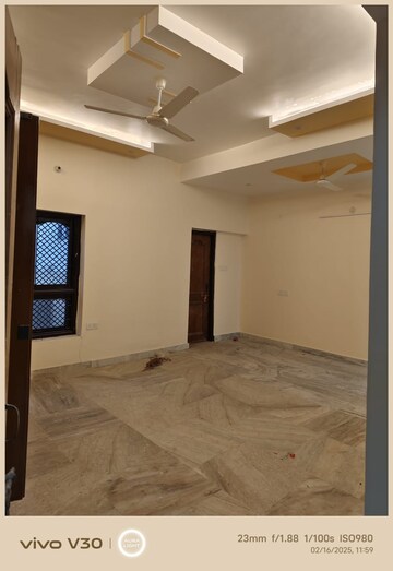 Room in 2.5 BHK Independent House at Gomti Nagar – for Rent