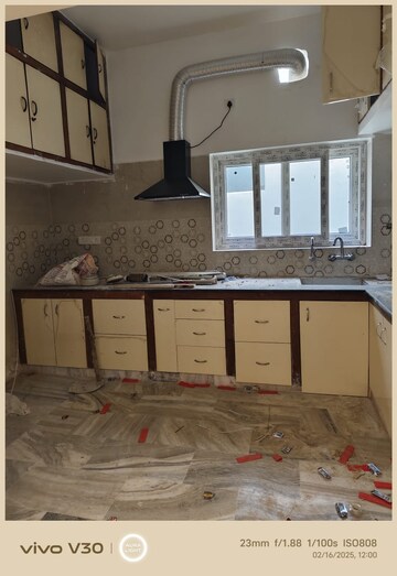 Kitchen in 2.5 BHK Independent House at Gomti Nagar – for Rent