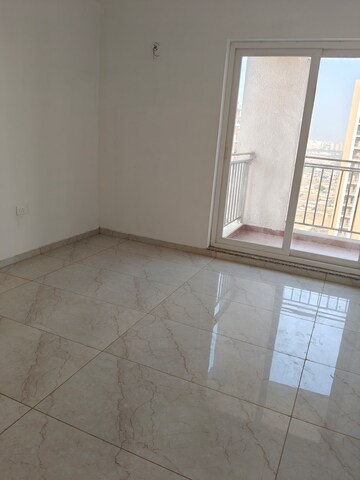 Room in 3 BHK Apartment at Omaxe Hazratganj Residency, Gomti Nagar – for Sale